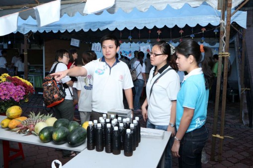 水果、凉茶摊位