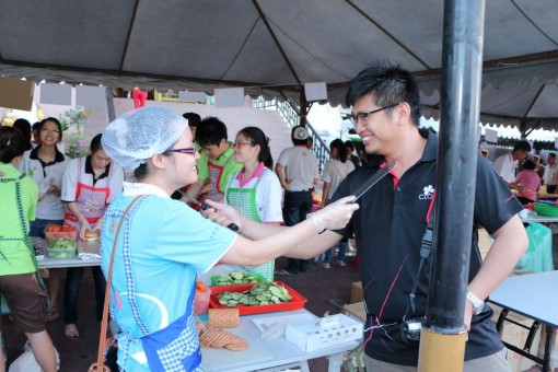 你们千万别再这吉祥的日子互相残杀啊!