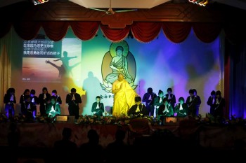 手语呈现：青草路政中佛学会《敬献》